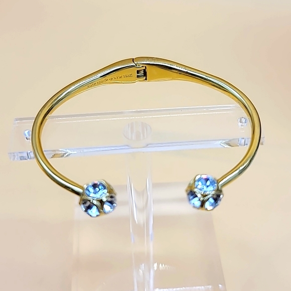 Kate Spade Bestseller "LADY MARMALADE" Gold Hinged Bangle w Swarovski End Caps! - Picture 4 of 10